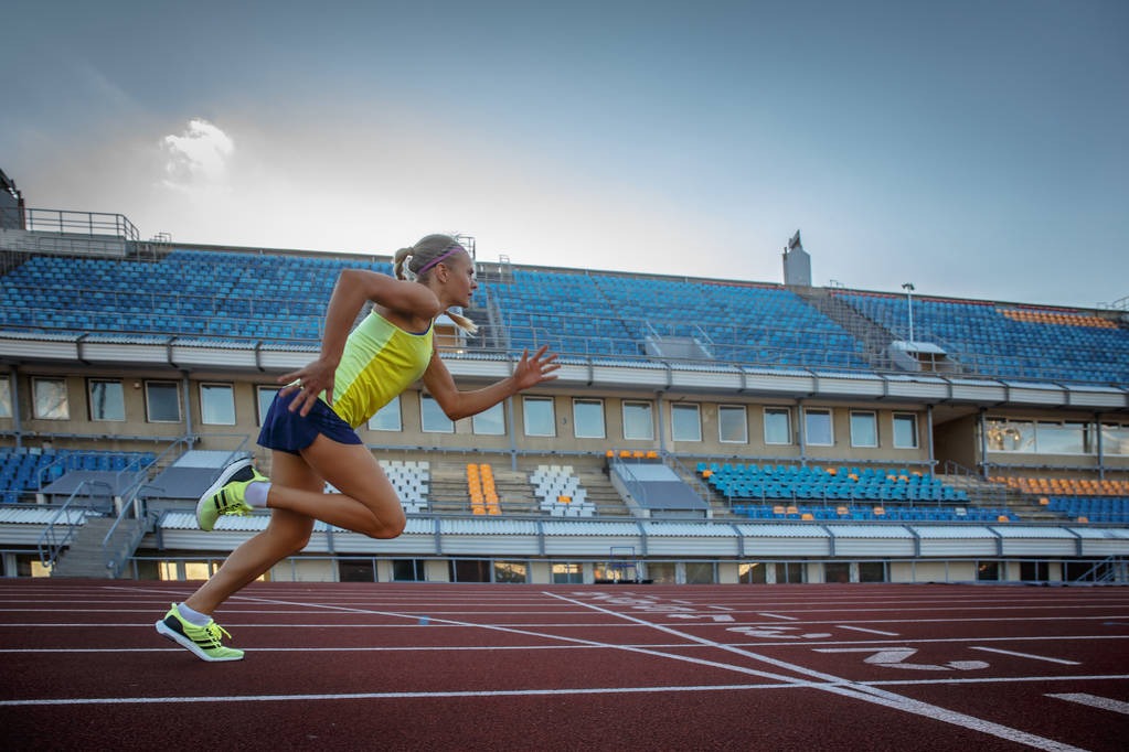 [井]nba交易市场[井] Brett Siegel报道，据联盟消息人士透露，鹈鹕对琼斯和墨菲的要价为至少两个不受保护的首轮选秀权